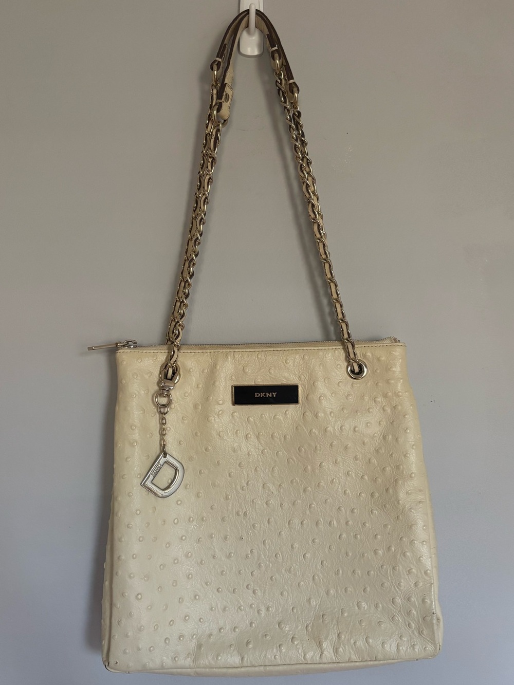 DKNY White / Cream Chain Strap Shoulder Purse